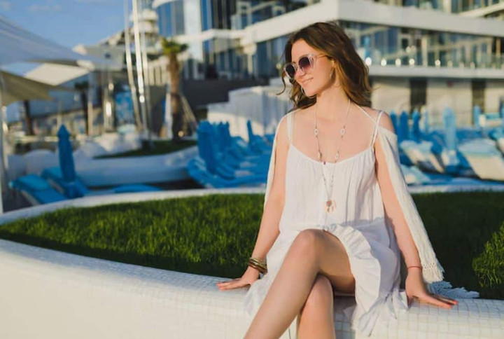 Gen Z chán việc văn phòng, đổ xô làm giúp việc cho giới siêu giàu - Ảnh 1