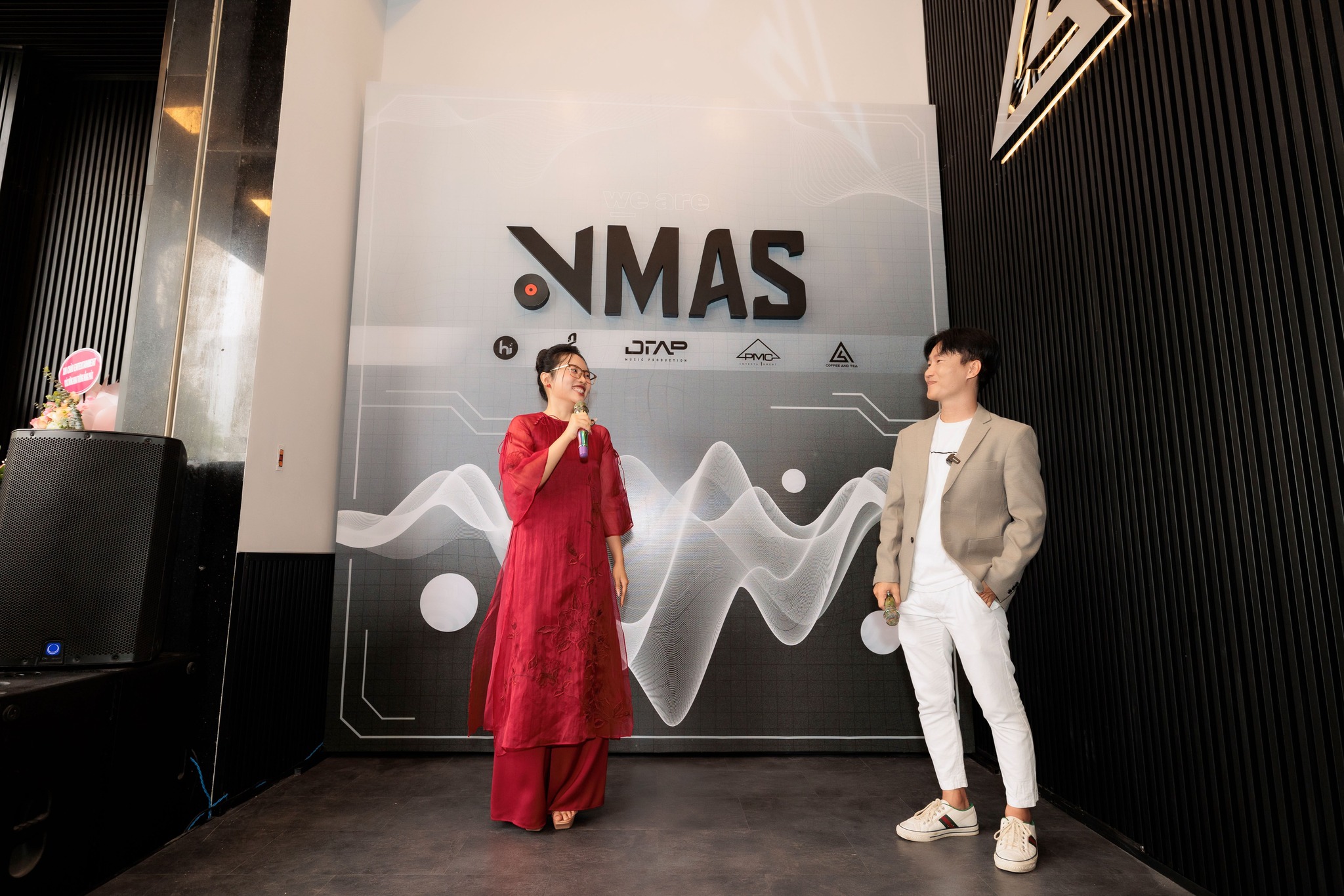 Trụ sở công ty của Sơn Tùng - MTP, Hà Anh Tuấn, Hiếu Thứ Hai: Người ở toà nhà chọc trời "trung tâm của trung tâm", người đặt tại nhà 3 tầng nép mình trong ngõ nhỏ - Ảnh 21