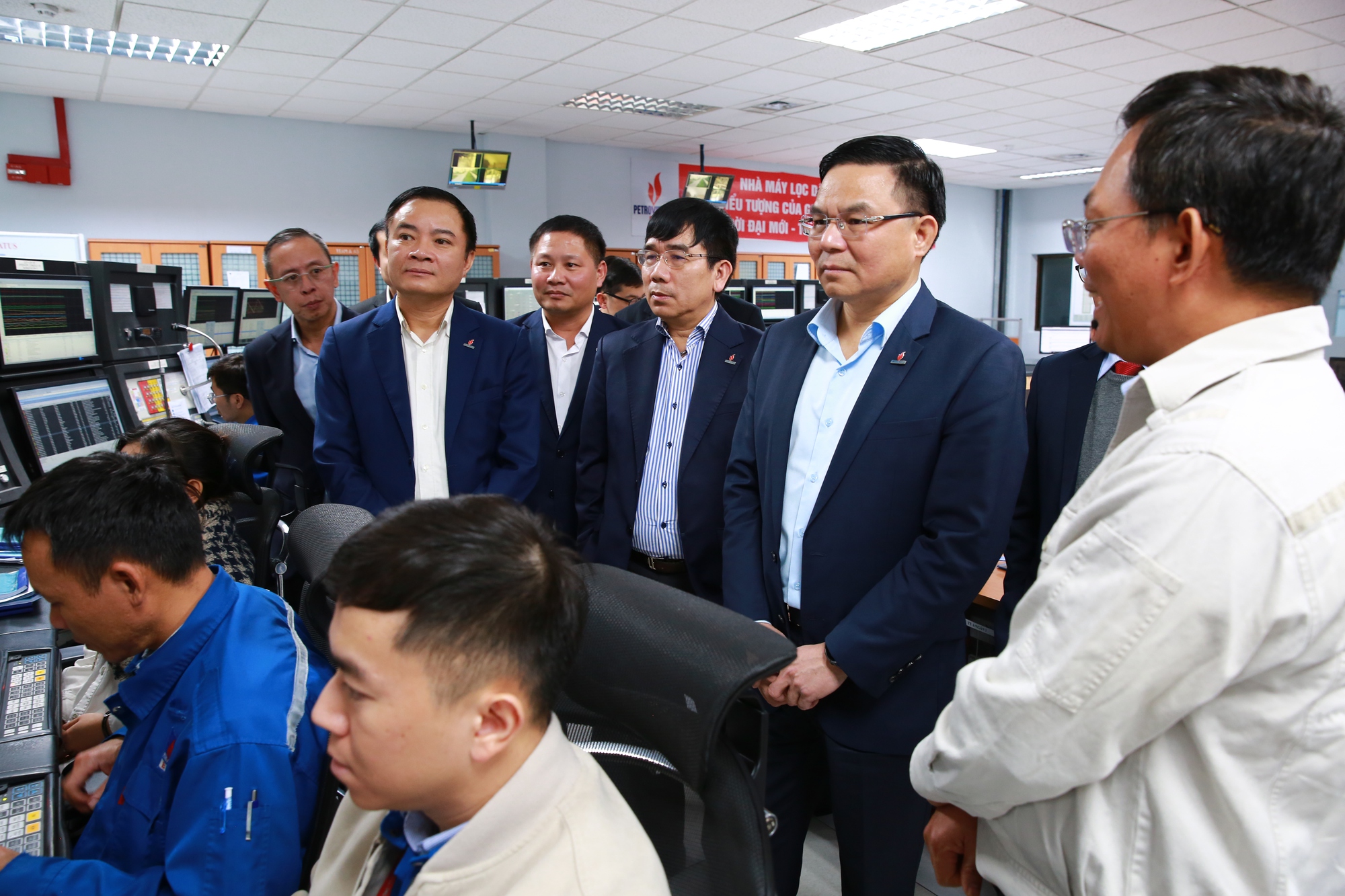 Từ giấc mơ về một NMLD đầu tiên đến trụ cột năng lượng quốc gia - Ảnh 1