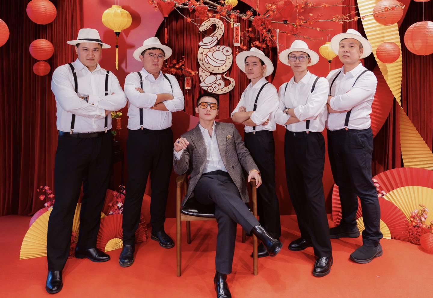 Trụ sở công ty của Sơn Tùng - MTP, Hà Anh Tuấn, Hiếu Thứ Hai: Người ở toà nhà chọc trời "trung tâm của trung tâm", người đặt tại nhà 3 tầng nép mình trong ngõ nhỏ - Ảnh 3