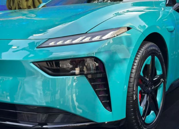 Ông trùm xe tải tại Việt Nam vừa ra mắt xe điện ngang cỡ Toyota Camry, giá khởi điểm hơn 500 triệu đồng - Ảnh 2