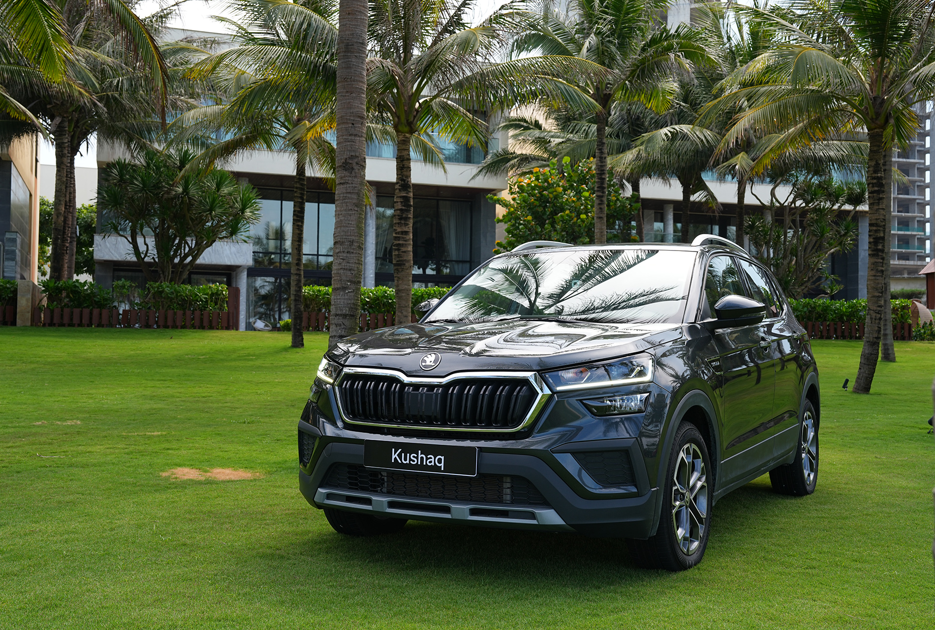 Skoda Việt Nam chơi lớn ưu đãi 100% phí trước bạ cho Skoda Kushaq và Skoda Slavia - Ảnh 1