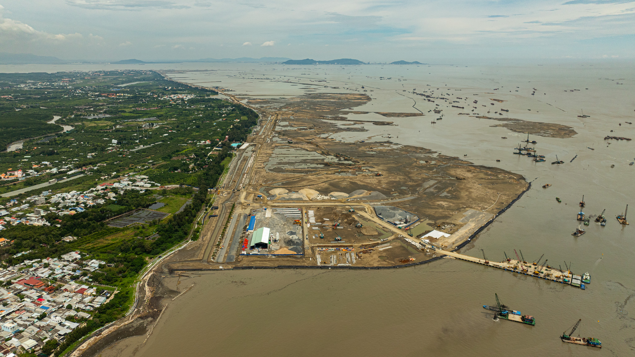 ‘Cú tất tay’ gần 50 tỷ USD với loạt khu đô thị lớn như thành phố của Vingroup - Ảnh 3