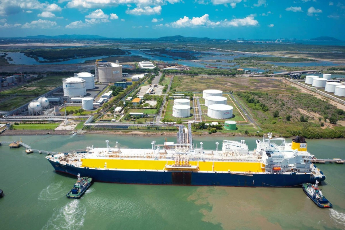 Phó Chủ tịch 'tặng mẹ' gần 620 tỷ đồng từ cổ phiếu - Ảnh 3