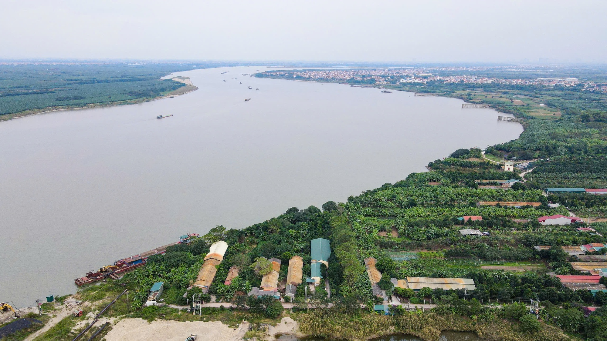 Hiện trạng cảnh quan sông Hồng dự kiến làm đại lộ tỉ USD - Ảnh 4