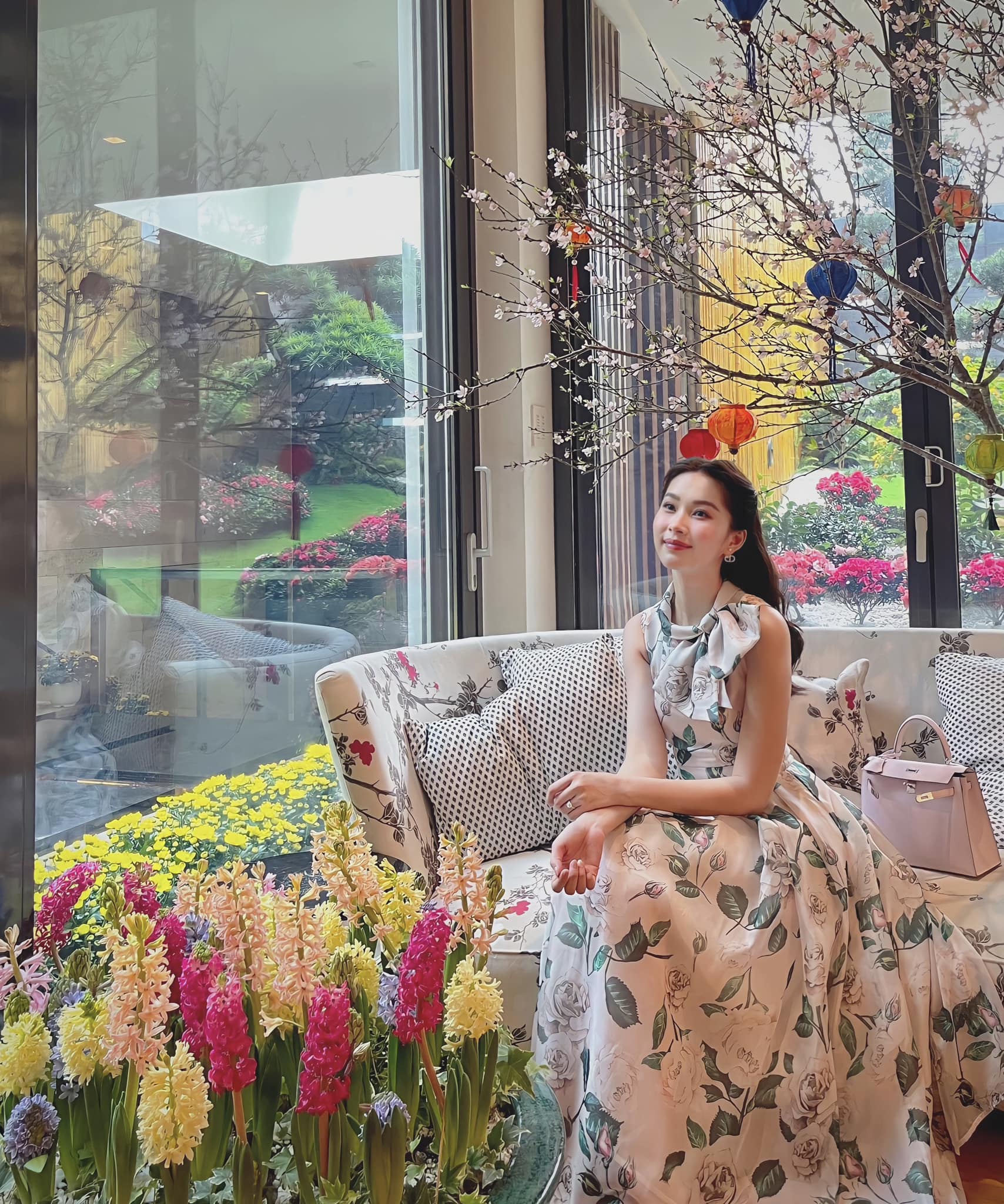 Bất động sản của các nghệ sĩ Việt: Hà Anh Tuấn có duplex trăm tỷ, Đặng Thu Thảo ở biệt thự quận 1, Lý Nhã Kỳ sở hữu cả một lâu đài - Ảnh 20