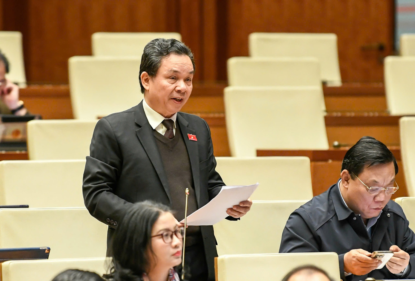 'Tăng chế độ đãi ngộ với giáo viên chỉ là phần đầu tư nhỏ nhưng hiệu quả rất cao' - Ảnh 1