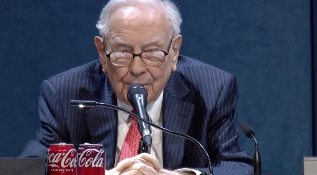 Warren Buffett bán ròng cổ phiếu liên tục 12 quý, âm thầm tiếp tục 'xả hàng' Apple - Ảnh 1