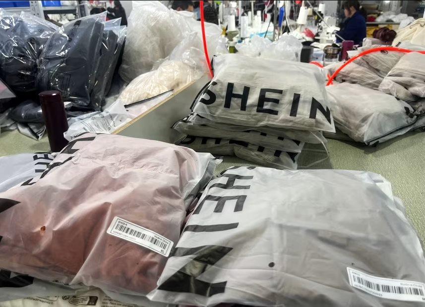 Nhanh và rẻ hơn Zara, H&M, thương hiệu Shein vẫn bị tẩy chay khi mở cửa hàng vật lý đầu tiên trên thế giới, bị chê là ‘văn hóa tiêu dùng vứt bỏ’ - Ảnh 4