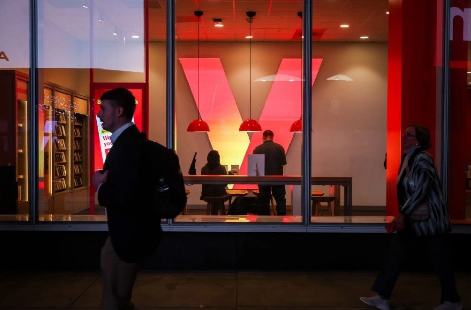 Verizon và cú sốc sa thải 13.000 người lớn nhất lịch sử: Tín hiệu của một cuộc tái cấu trúc sâu và cuộc đua sinh tồn trong viễn thông Mỹ - Ảnh 2