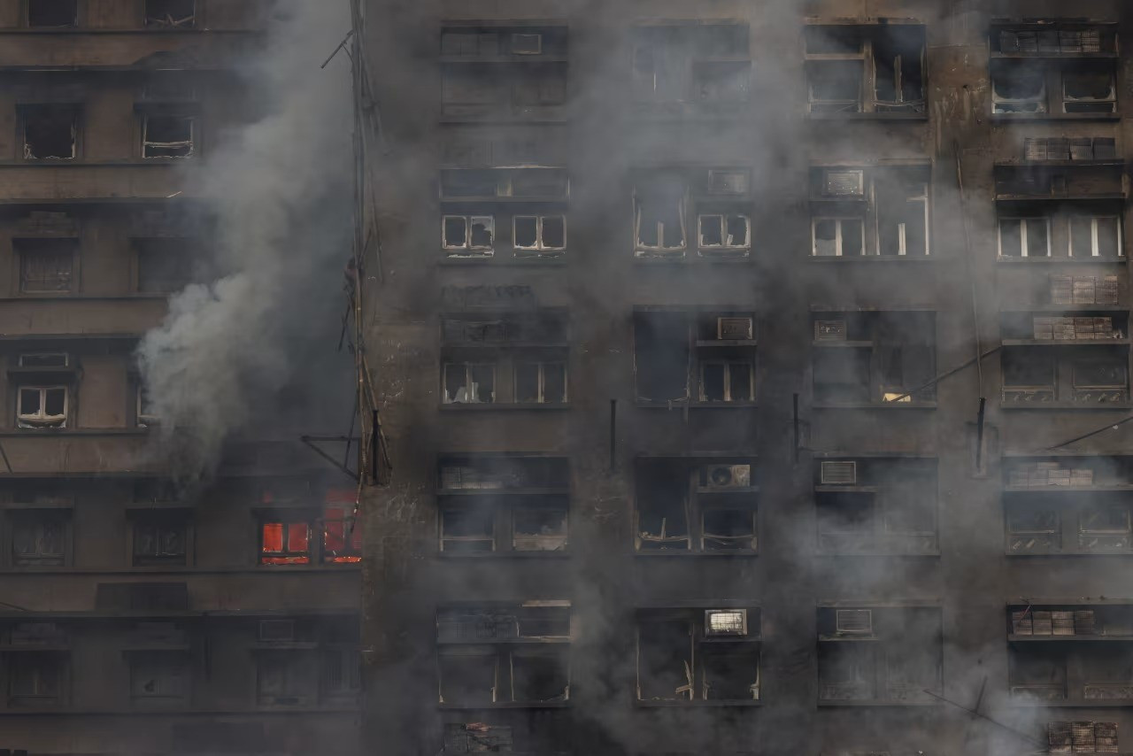 Vì sao đô thị hiện đại Hồng Kông (Trung Quốc) vẫn sử dụng giàn giáo tre trong xây dựng? - Ảnh 2