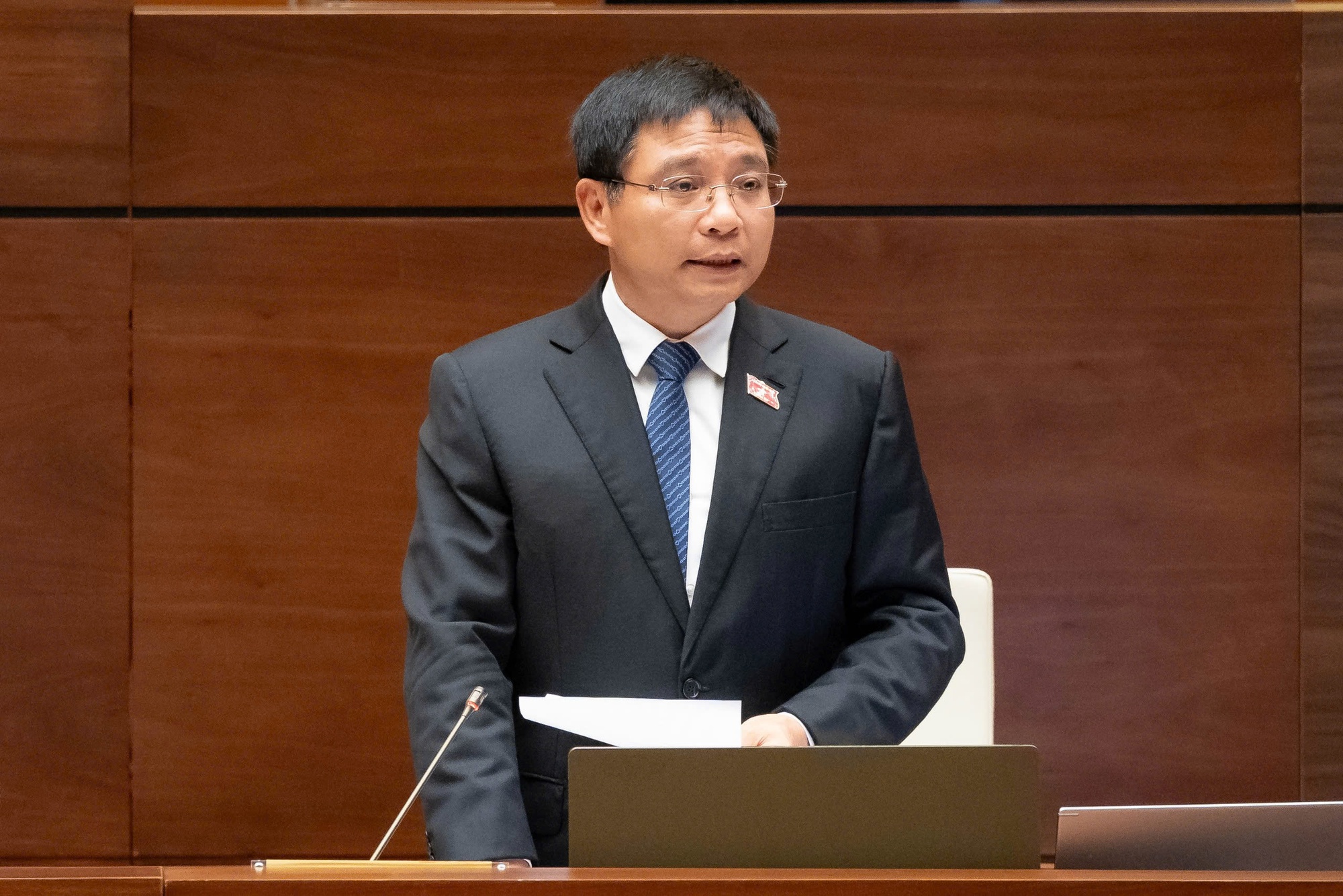 Bộ trưởng Bộ Tài chính: Có hiện tượng nhân viên ngân hàng tư vấn dịch vụ ngân hàng kèm bán bảo hiểm, gây nhầm lẫn cho khách hàng - Ảnh 4