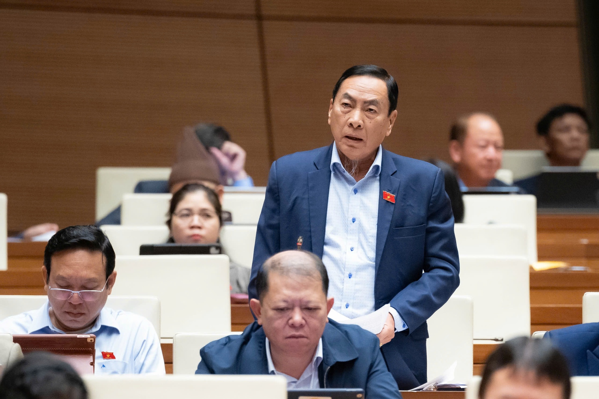 Đại biểu Quốc hội: Ngưỡng chịu thuế với hộ kinh doanh tối thiểu phải từ 500 triệu - 1,5 tỷ đồng - Ảnh 1