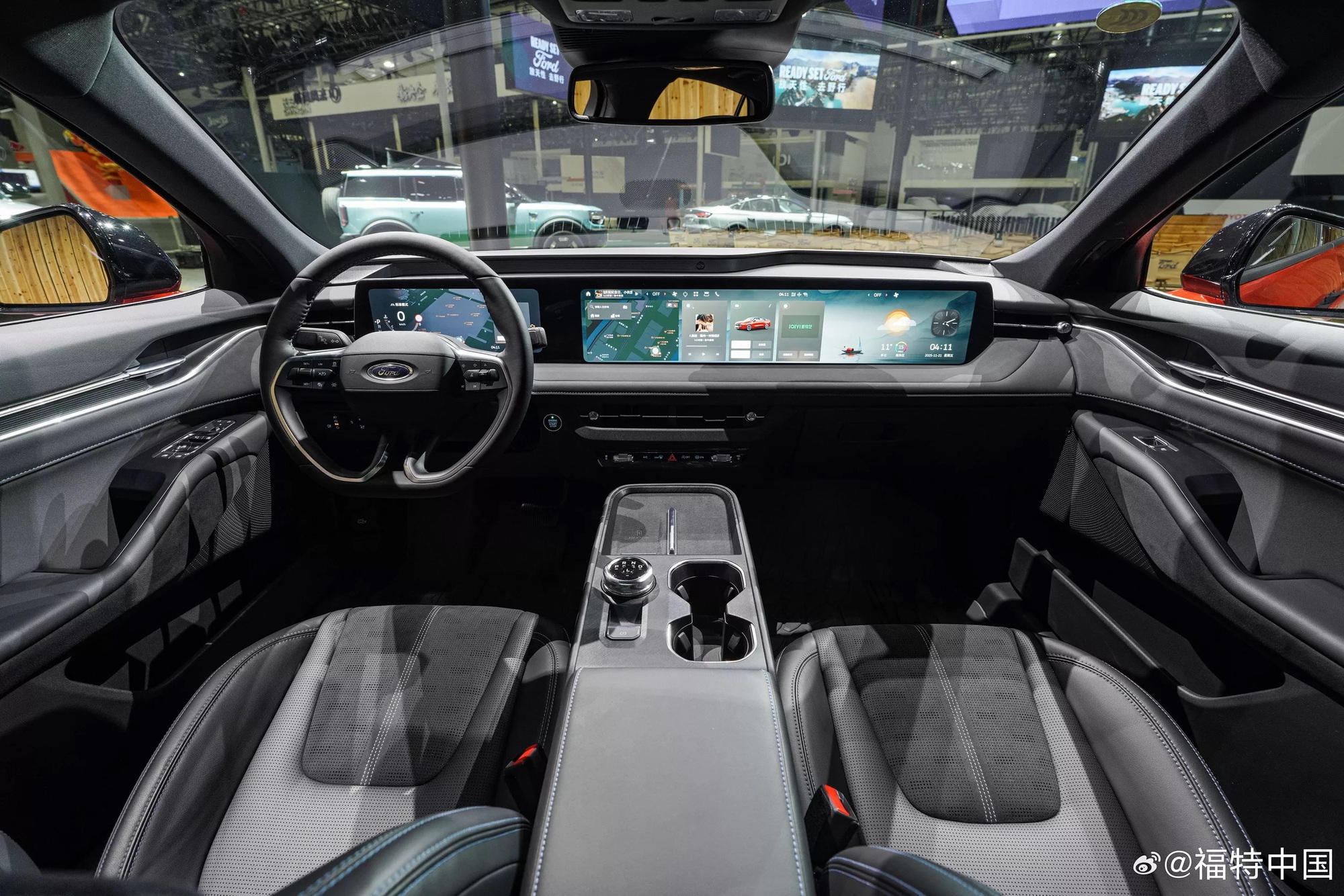 Ford làm mới mẫu sedan từng đấu Camry tại Việt Nam: Đầu gần giống Territory, màn hình siêu lớn bao trọn táp-lô, máy xăng và hybrid - Ảnh 3