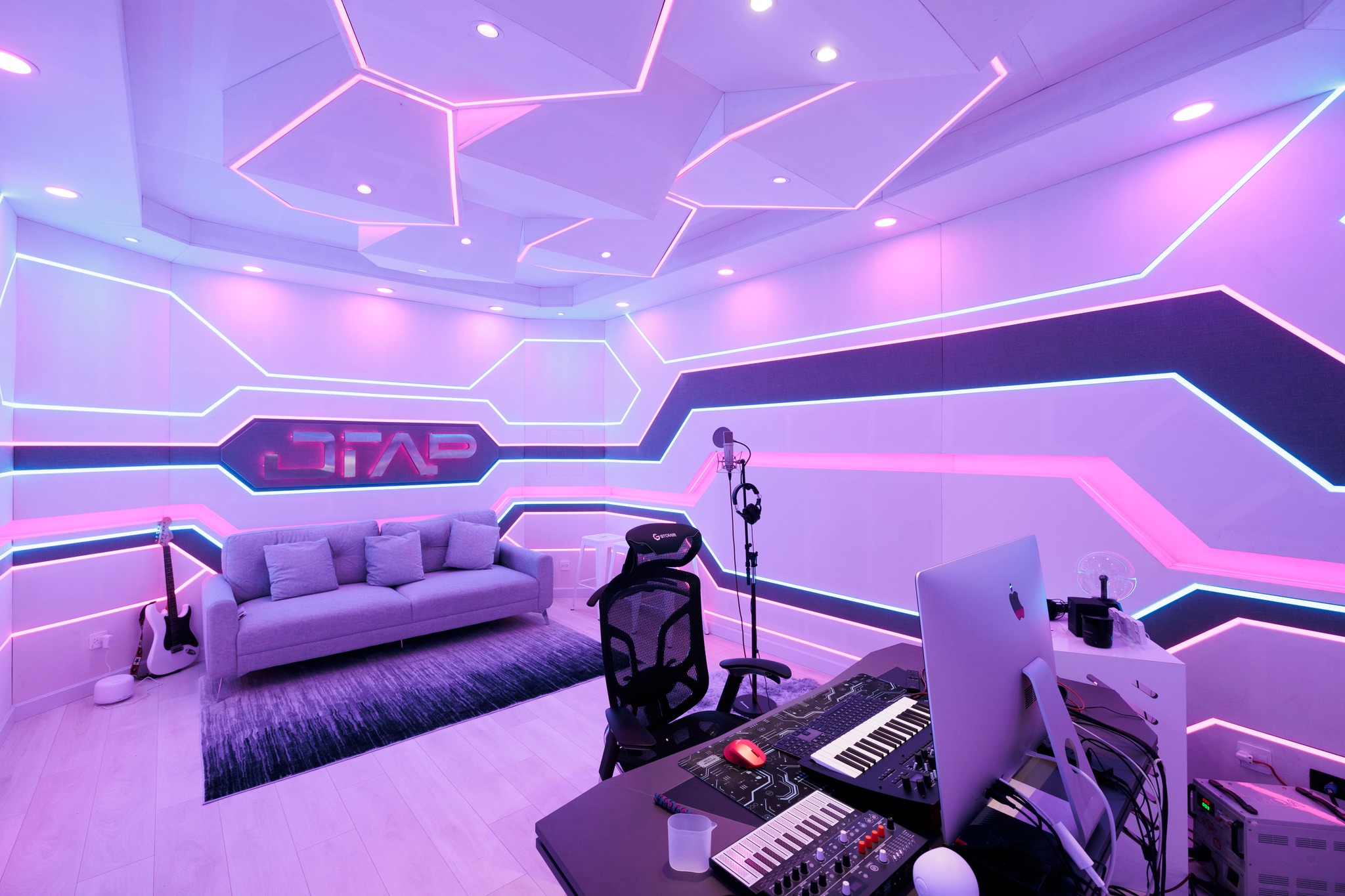 Trụ sở công ty của Sơn Tùng - MTP, Hà Anh Tuấn, Hiếu Thứ Hai: Người ở toà nhà chọc trời "trung tâm của trung tâm", người đặt tại nhà 3 tầng nép mình trong ngõ nhỏ - Ảnh 23