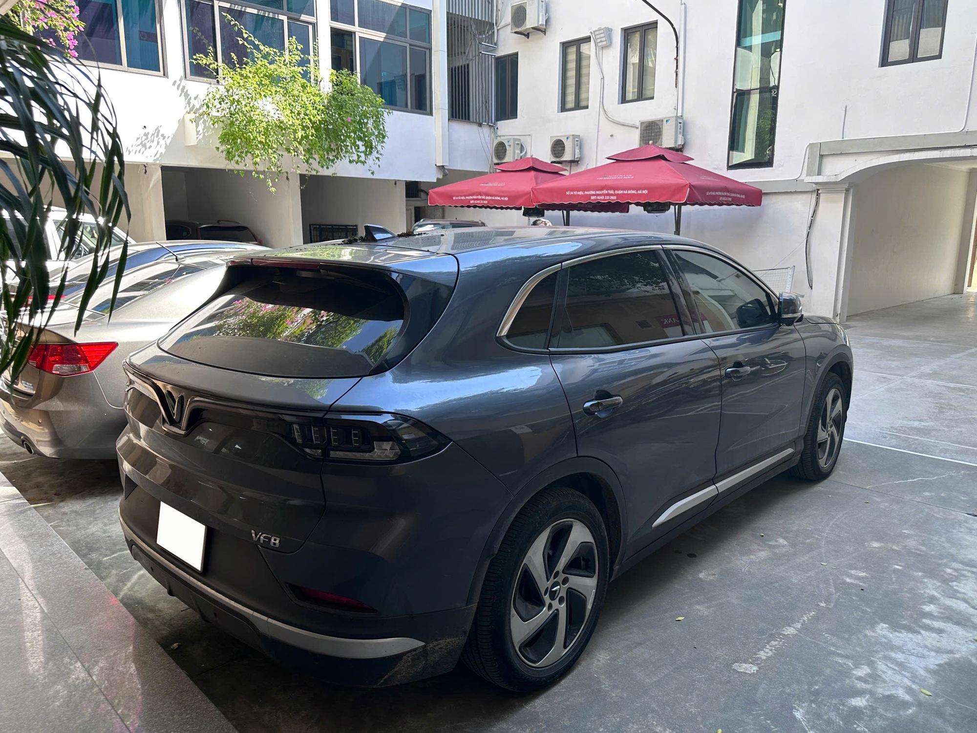 Đổi 2 xe VinFast VF 8 trong 2 năm liên tiếp, chủ xe chia sẻ: “Từng lái đủ loại xe xăng, giờ quay lại chắc không nổi” - Ảnh 3