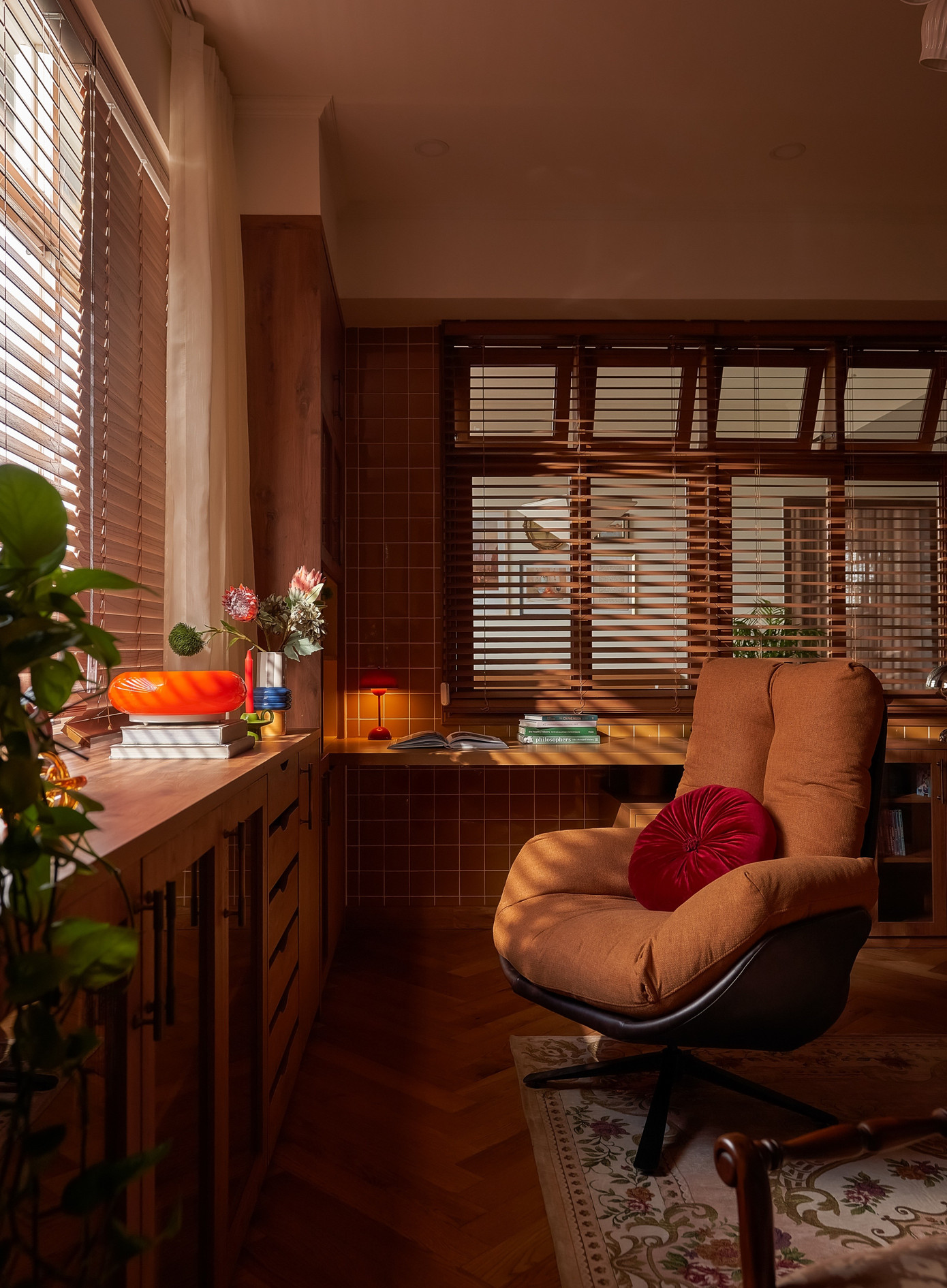 Căn hộ 130m2 được lấy cảm hứng từ những nếp gấp của gỗ - Ảnh 13