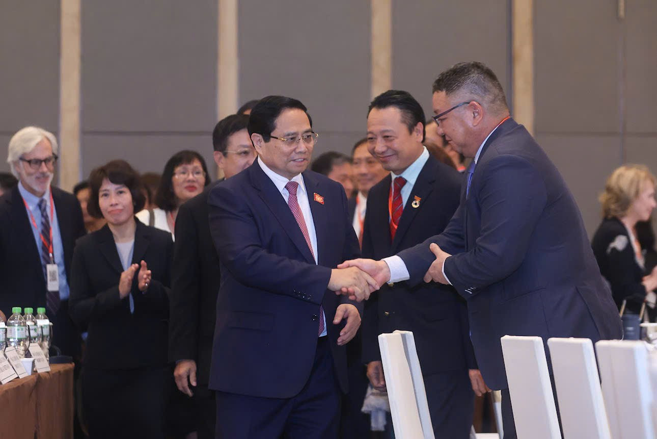 Thủ tướng: Kinh tế Việt Nam đủ sức chống chịu trước các cú sốc - Ảnh 1