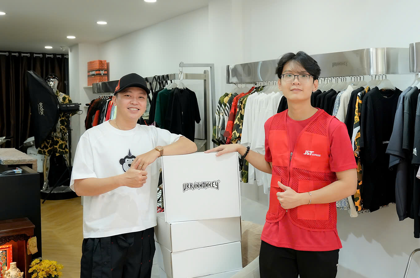 J&T Express tăng tốc hỗ trợ doanh nghiệp Việt mùa mua sắm cuối năm - Ảnh 2