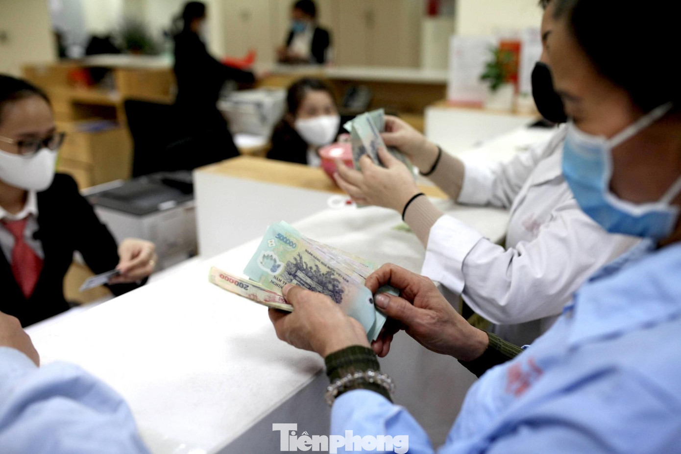 Bộ Nội vụ yêu cầu nắm bắt tình hình tiền lương, thưởng Tết 2026 tại doanh nghiệp - Ảnh 1