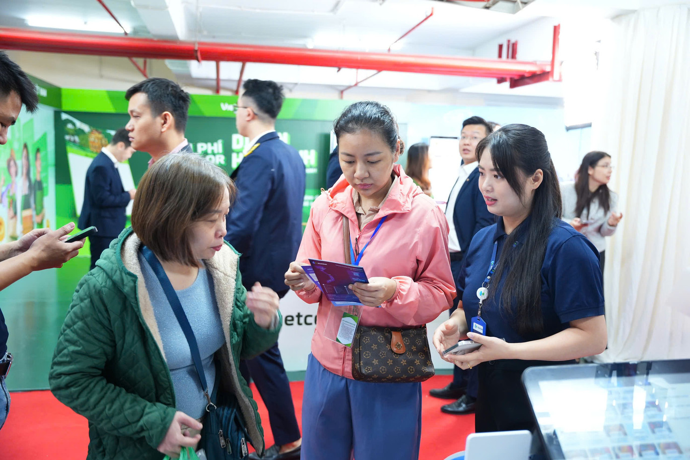 Hộ kinh doanh chuyển kê khai thuế: Thuế Hà Nội khẳng định không phải 'thêm thủ tục' - Ảnh 3