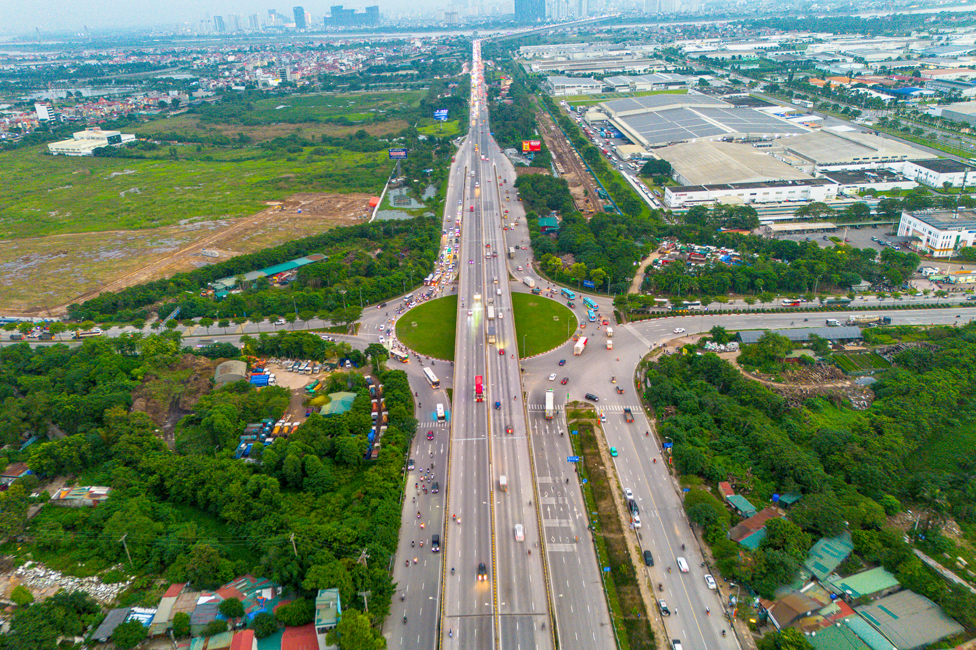Cầu 2 tầng, cầu đắt nhất Hà Nội và loạt con đường kết nối...đang biến Mê Linh trở "điểm nóng" cho nhà đầu tư bất động sản cuối năm - Ảnh 3