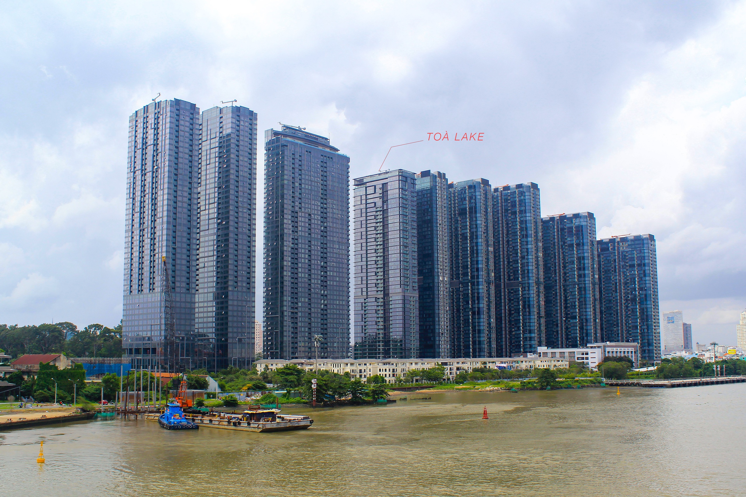 Bất động sản của các nghệ sĩ Việt: Hà Anh Tuấn có duplex trăm tỷ, Đặng Thu Thảo ở biệt thự quận 1, Lý Nhã Kỳ sở hữu cả một lâu đài - Ảnh 3