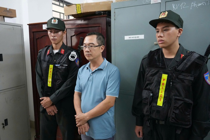 Bắt tạm giam 1 cựu giám đốc chi nhánh ngân hàng ở Cần Thơ - Ảnh 1