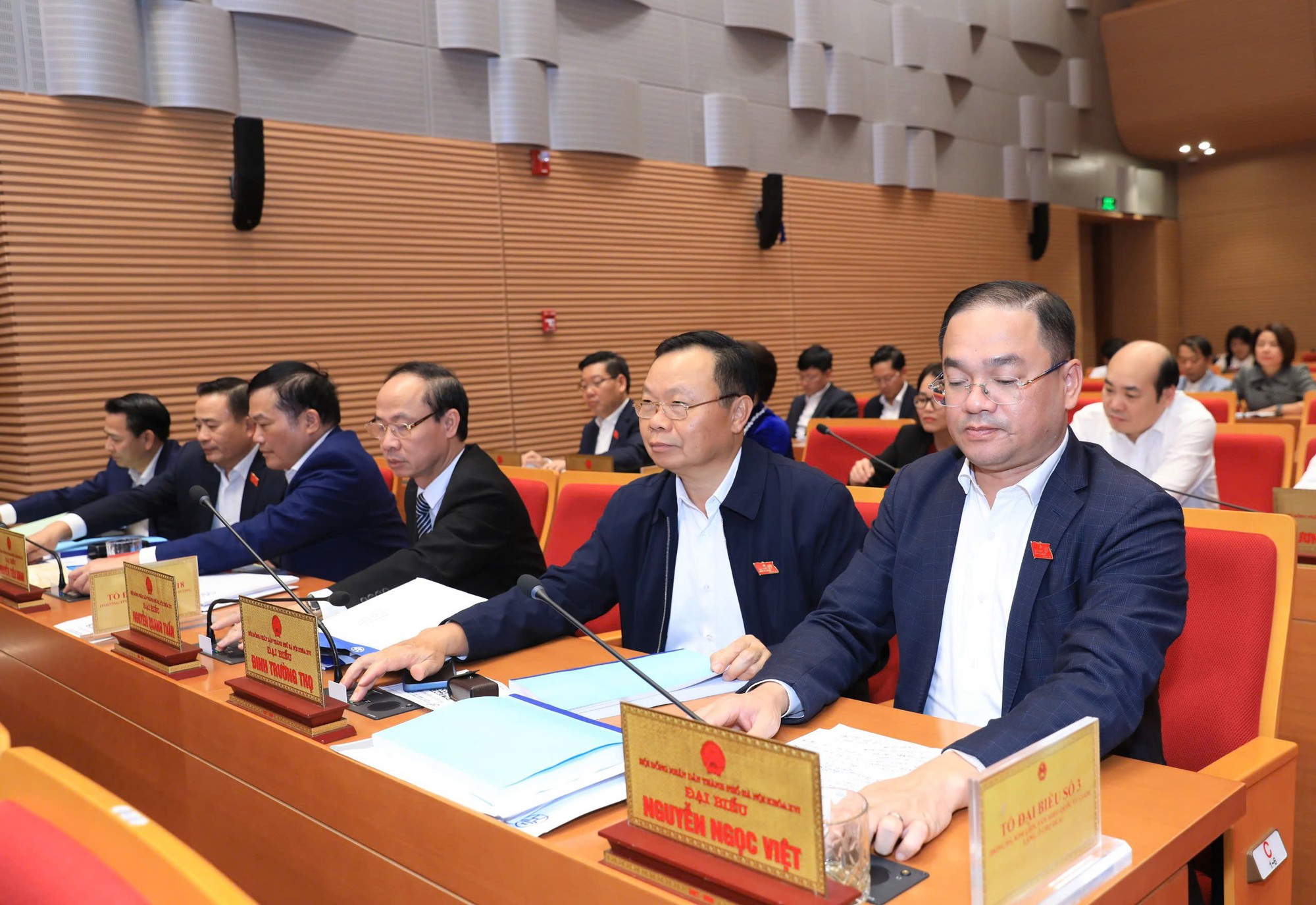 Hà Nội sẽ cấm xe chạy xăng dầu theo giờ trong Vành đai 1 từ ngày 1-7-2026 - Ảnh 1