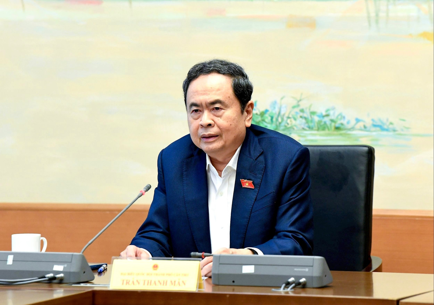 Chủ tịch Quốc hội: Sợ nhất là vay khoản này nhưng lại về đầu tư việc khác - Ảnh 1