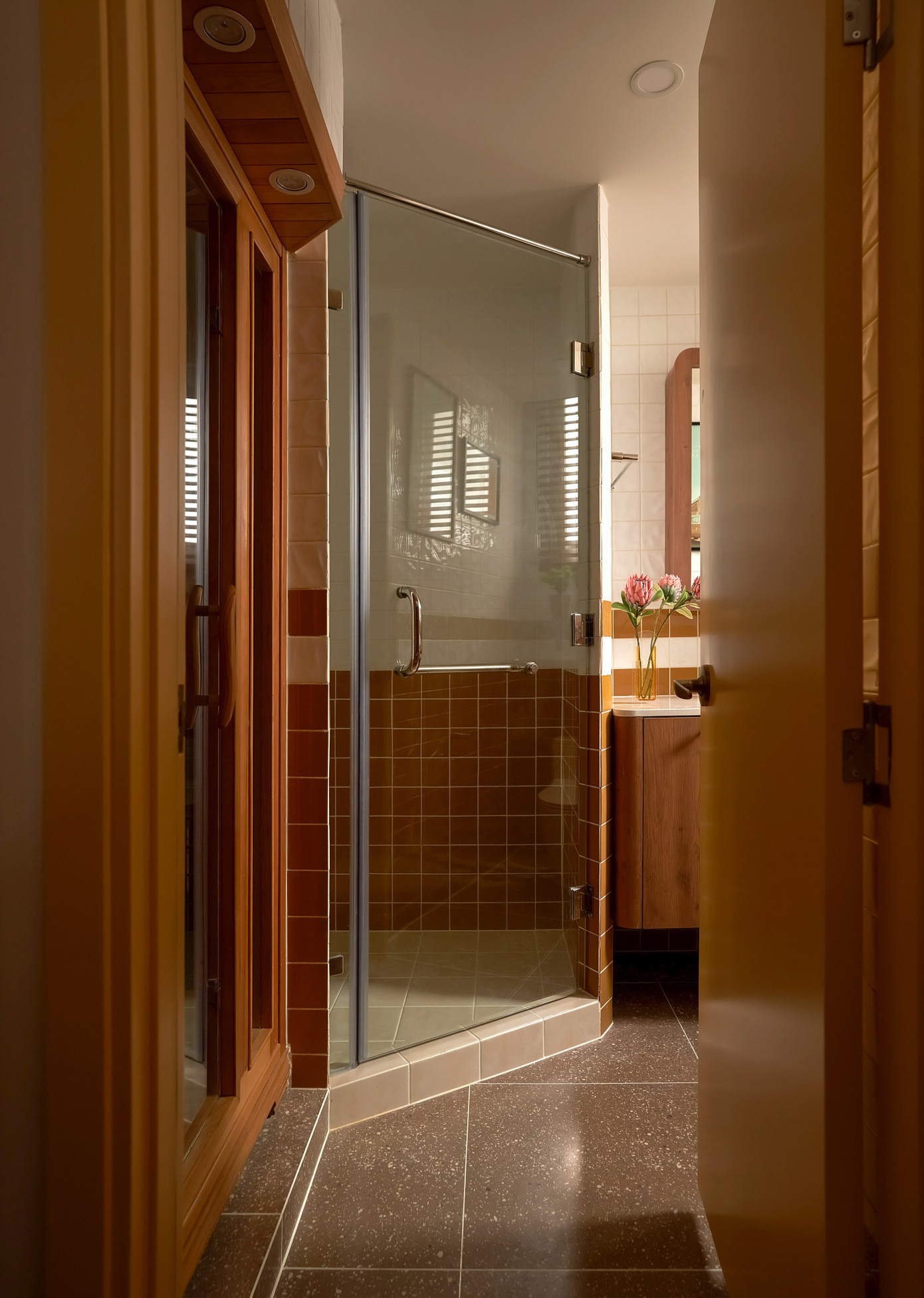 Căn hộ 130m2 được lấy cảm hứng từ những nếp gấp của gỗ - Ảnh 21