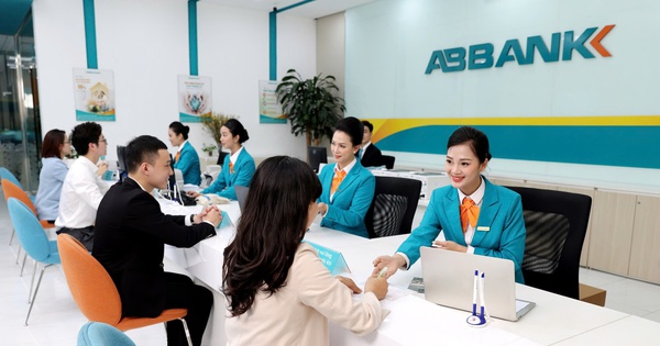 ABBANK: Ông Vũ Văn Tiền trở lại làm chủ tịch HĐQT dẫn dắt ngân hàng, ông Phạm Duy Hiếu thôi làm Tổng giám đốc