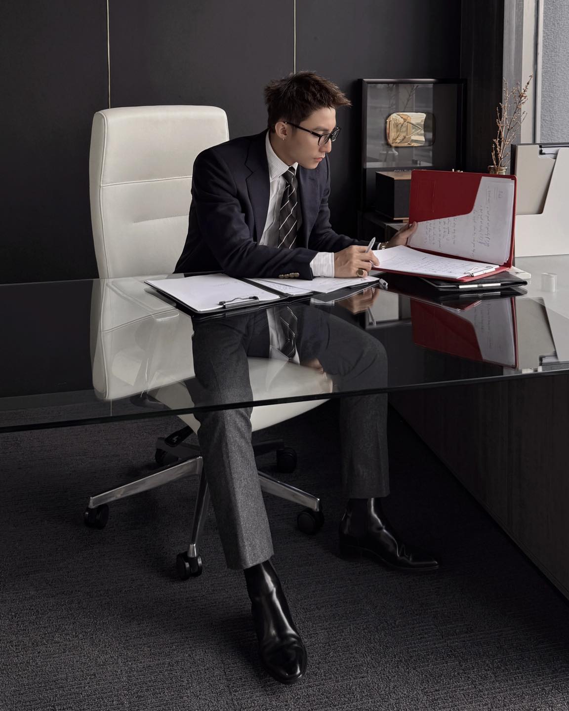 Trụ sở công ty của Sơn Tùng - MTP, Hà Anh Tuấn, Hiếu Thứ Hai: Người ở toà nhà chọc trời "trung tâm của trung tâm", người đặt tại nhà 3 tầng nép mình trong ngõ nhỏ - Ảnh 5