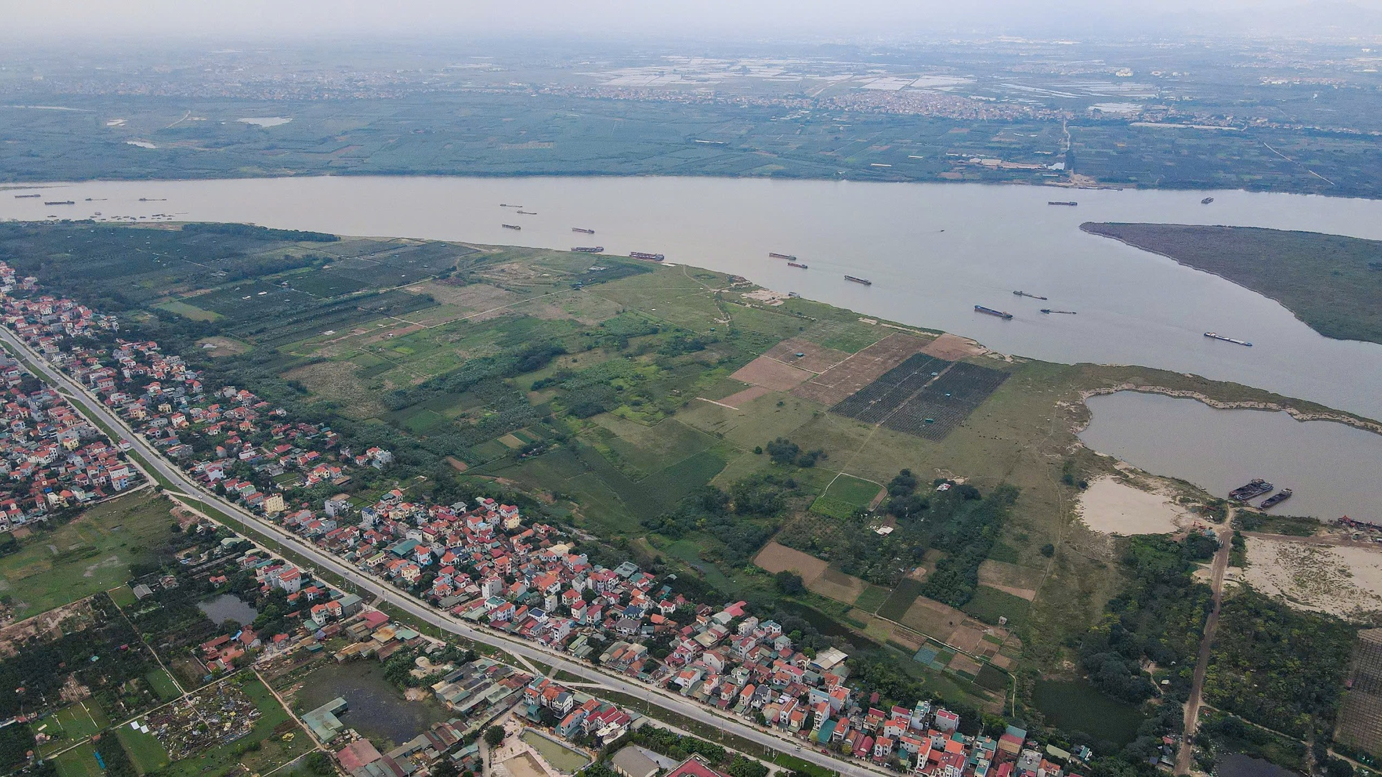 Hiện trạng cảnh quan sông Hồng dự kiến làm đại lộ tỉ USD - Ảnh 5