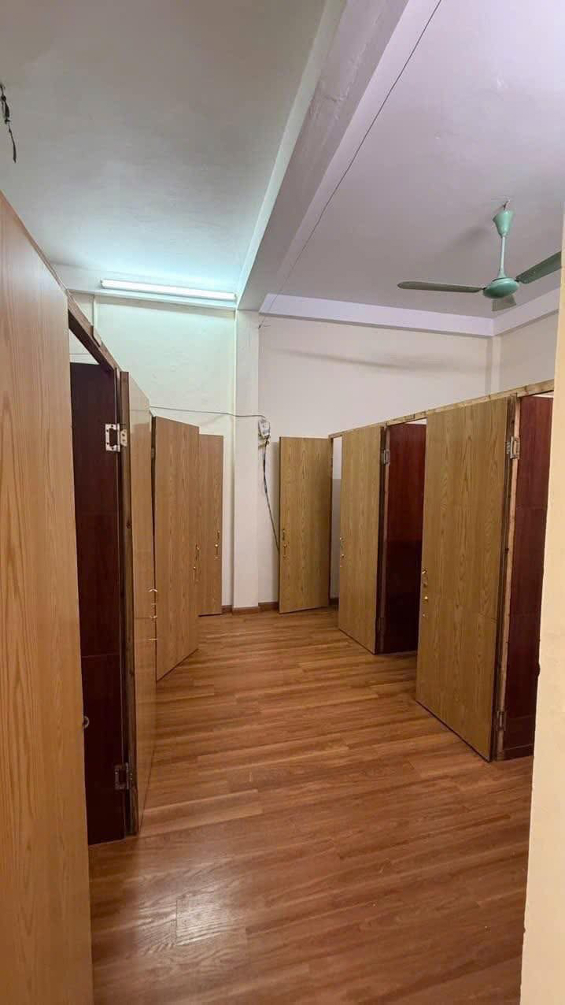 Giá chung cư Hà Nội lên hơn 100 triệu đồng/m2, người lương 5 triệu đang ở đâu? - Ảnh 5