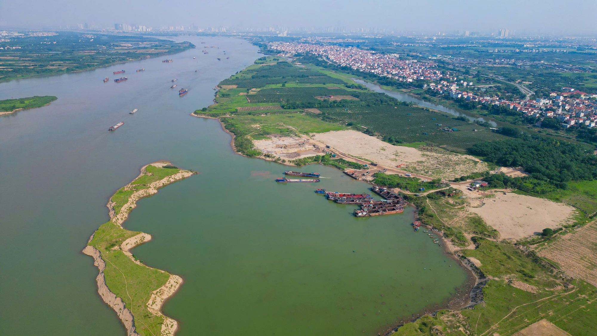 Hiện trạng cảnh quan sông Hồng dự kiến làm đại lộ tỉ USD - Ảnh 9