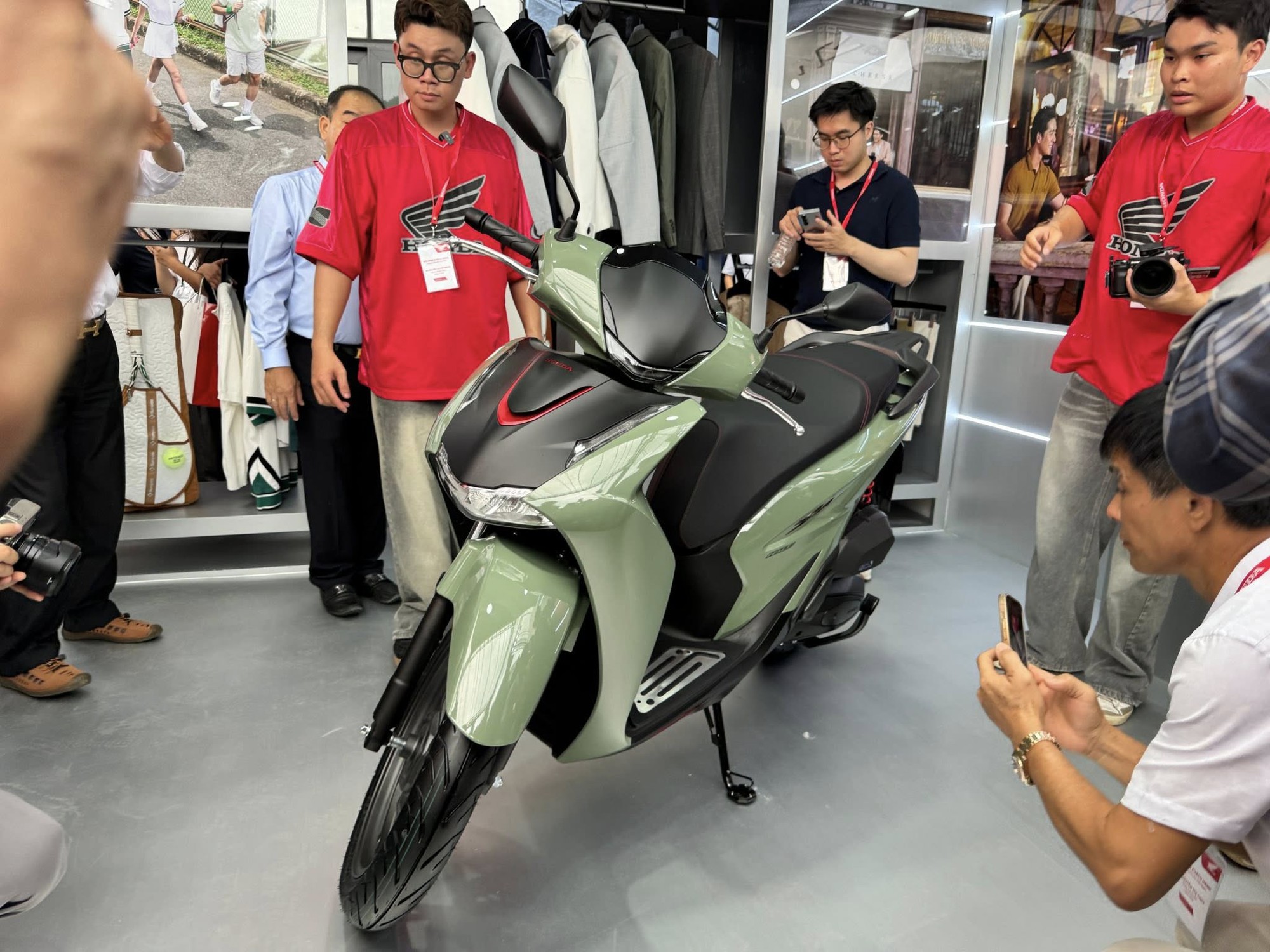 Cận cảnh Honda SH 2026 vừa ra mắt - Ảnh 4