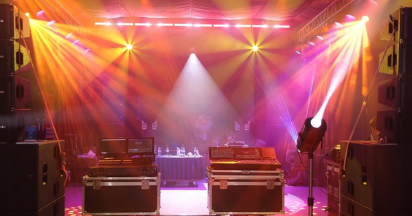 “Đại tiệc” công nghệ âm thanh - ánh sáng PLASE SHOW trở lại Hà Nội