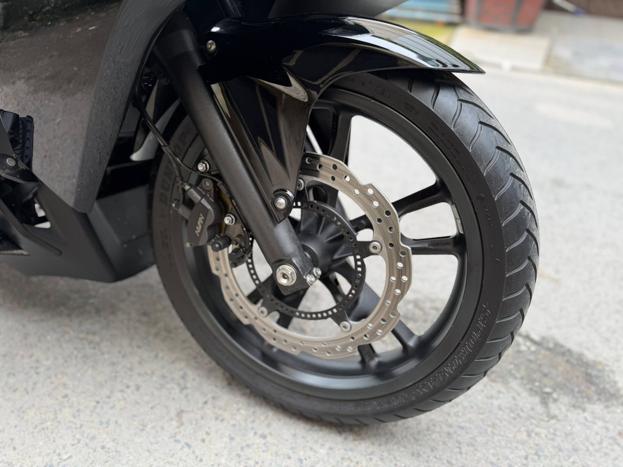 Xe tay ga 'phi thuyền' của Honda đang được rao bán ở Việt Nam, dùng chung một thứ với xe dẫn đoàn CSGT - Ảnh 15