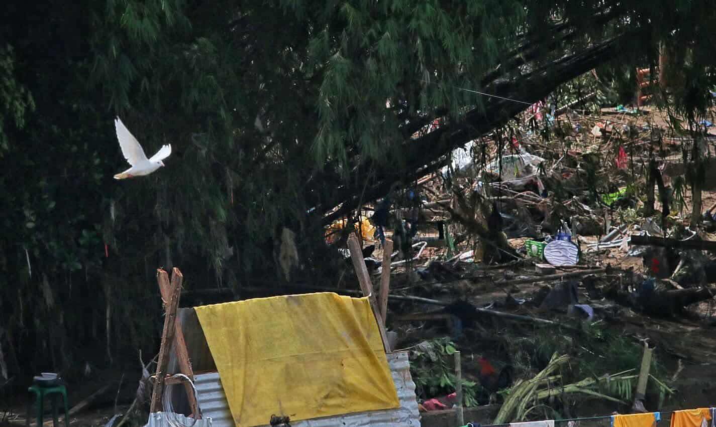 Bão cuồng phong Kalmaegi quá hung tàn, tất cả đều bị phá hủy: Những hình ảnh flycam lột tả sự thảm khốc - Ảnh 16