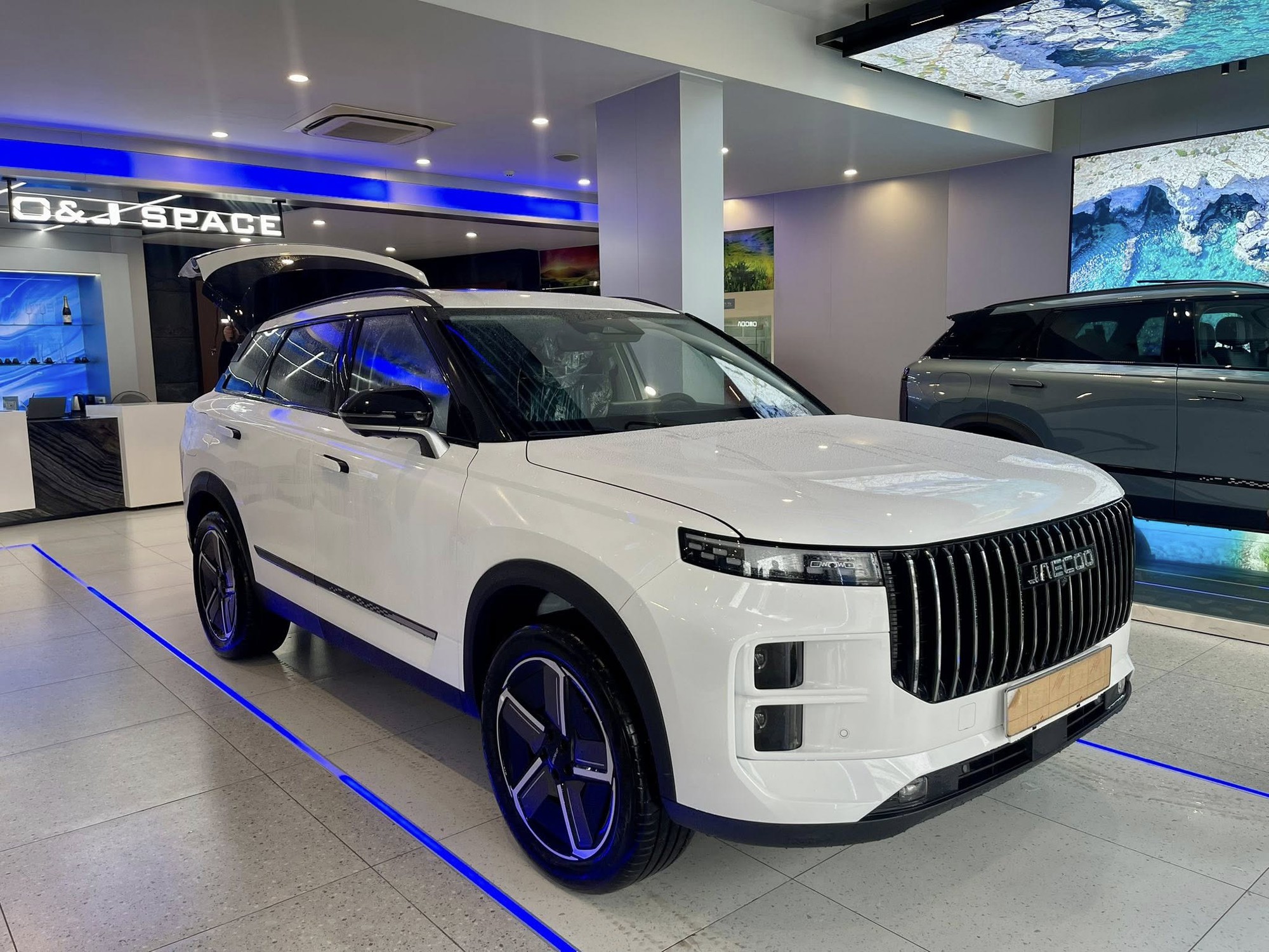 Omoda & Jaecoo tiếp tục giảm giá: Omoda C5 rẻ ngang Sonet, Jaecoo J7 ‘xanh chín’ với CX-5, Tucson - Ảnh 3