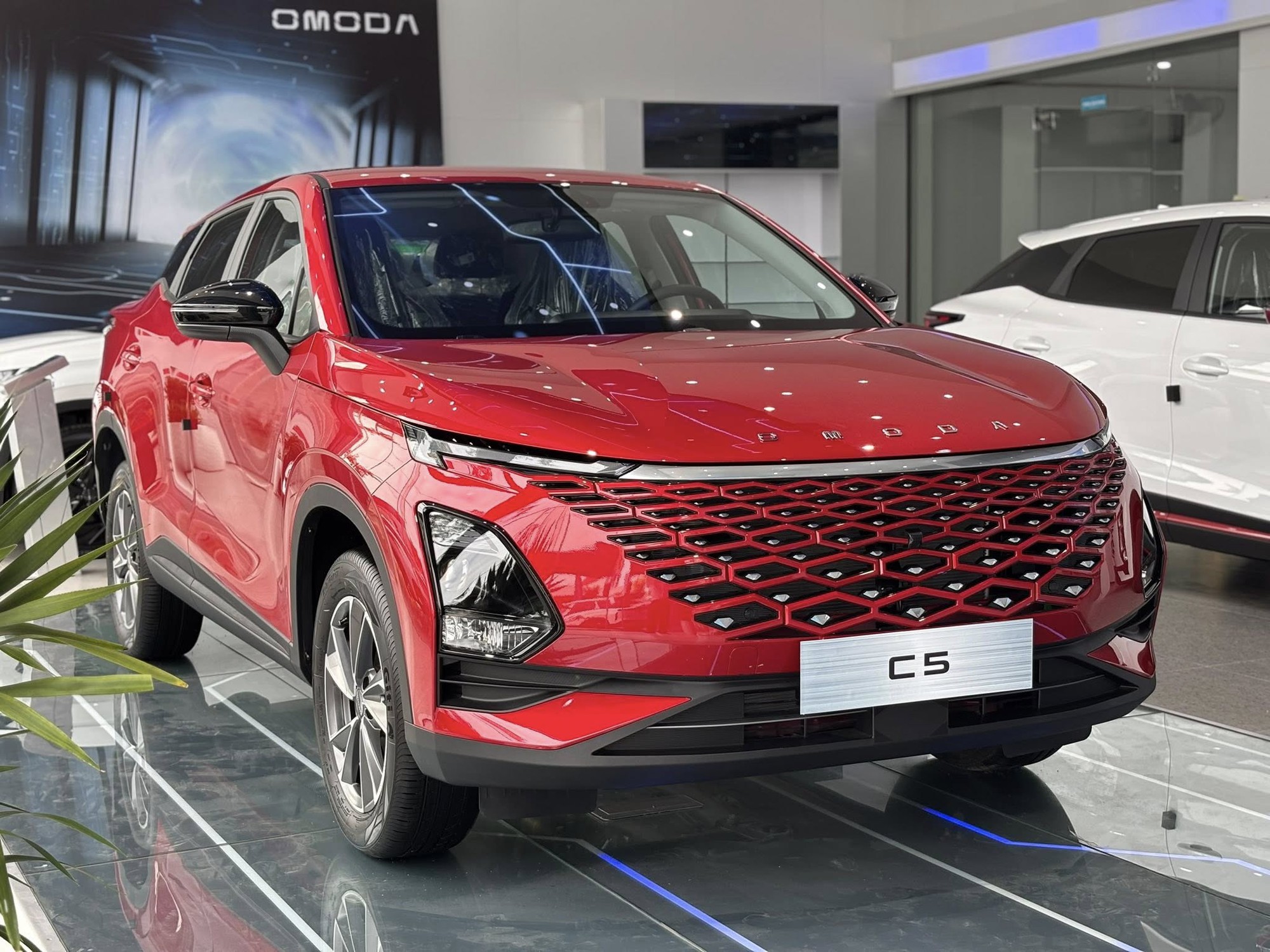 Omoda & Jaecoo tiếp tục giảm giá: Omoda C5 rẻ ngang Sonet, Jaecoo J7 ‘xanh chín’ với CX-5, Tucson - Ảnh 1