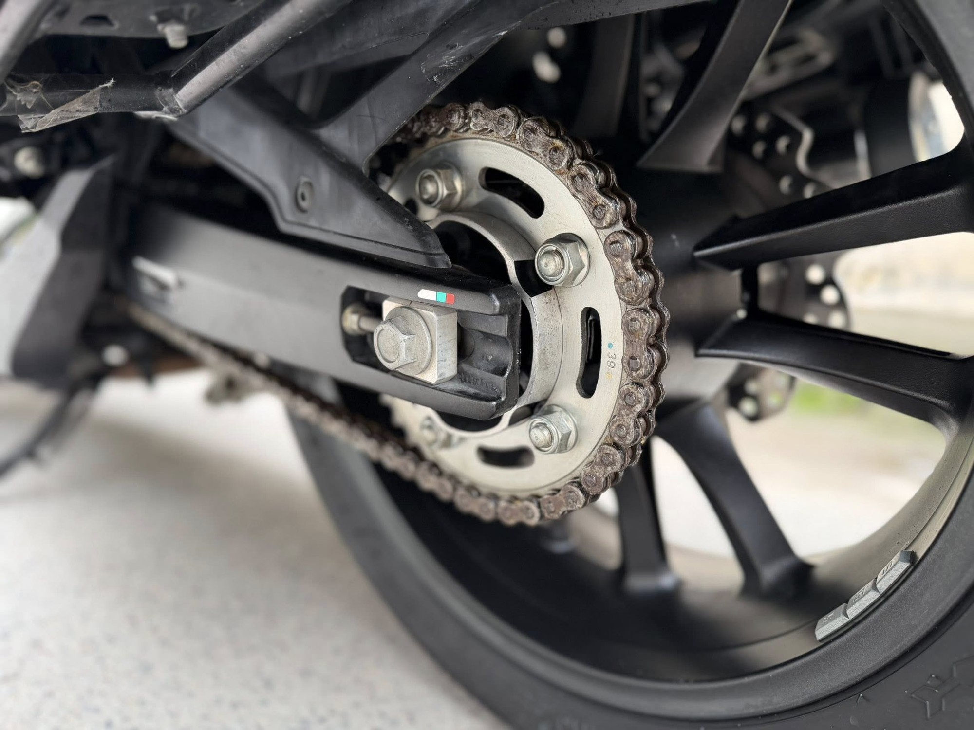 Xe tay ga 'phi thuyền' của Honda đang được rao bán ở Việt Nam, dùng chung một thứ với xe dẫn đoàn CSGT - Ảnh 18