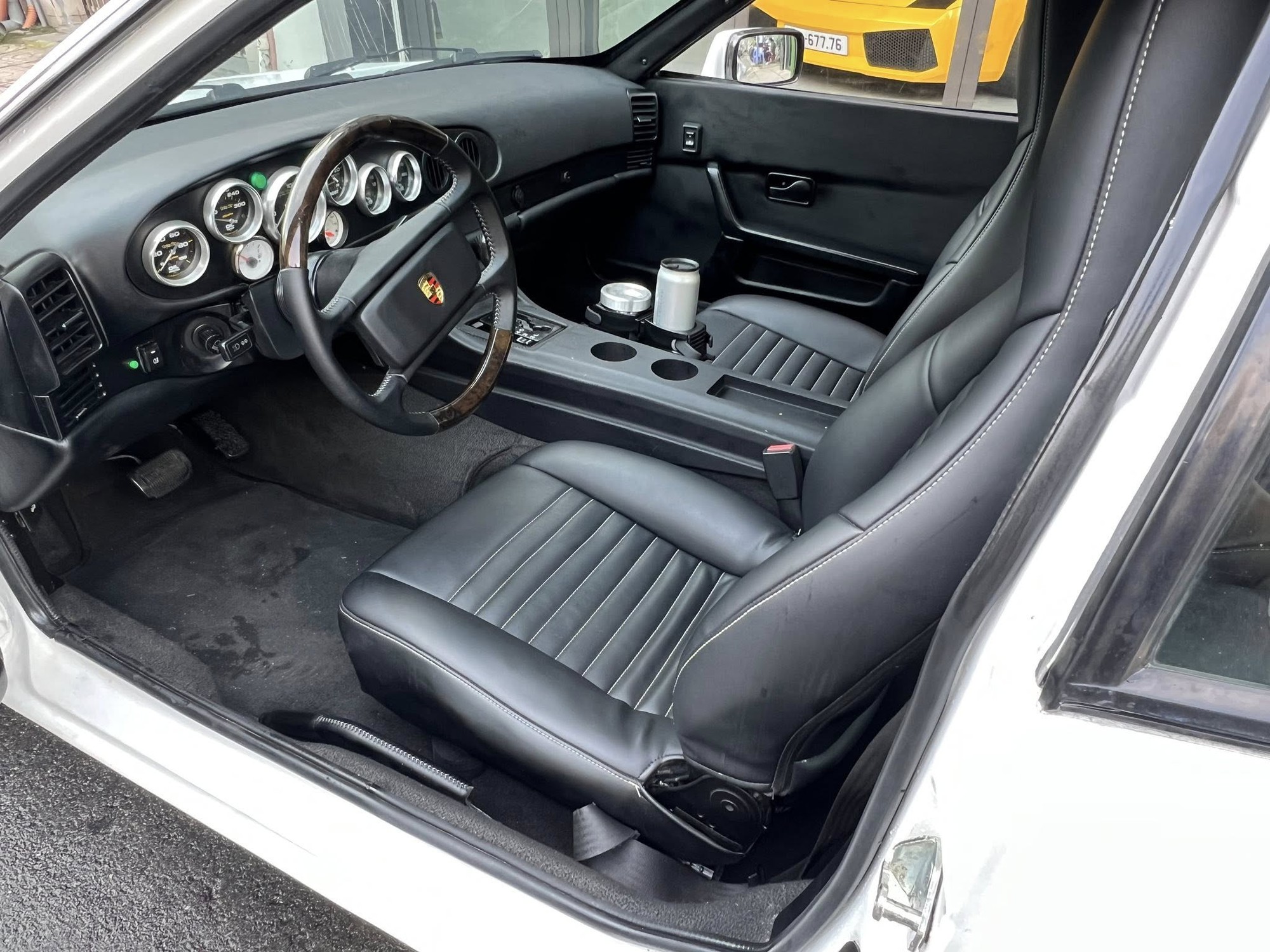 Porsche 944 thứ hai của ông Đặng Lê Nguyên Vũ xuống phố: Có chi tiết hiếm thấy, diện mạo lạ khác hẳn nguyên bản - Ảnh 3