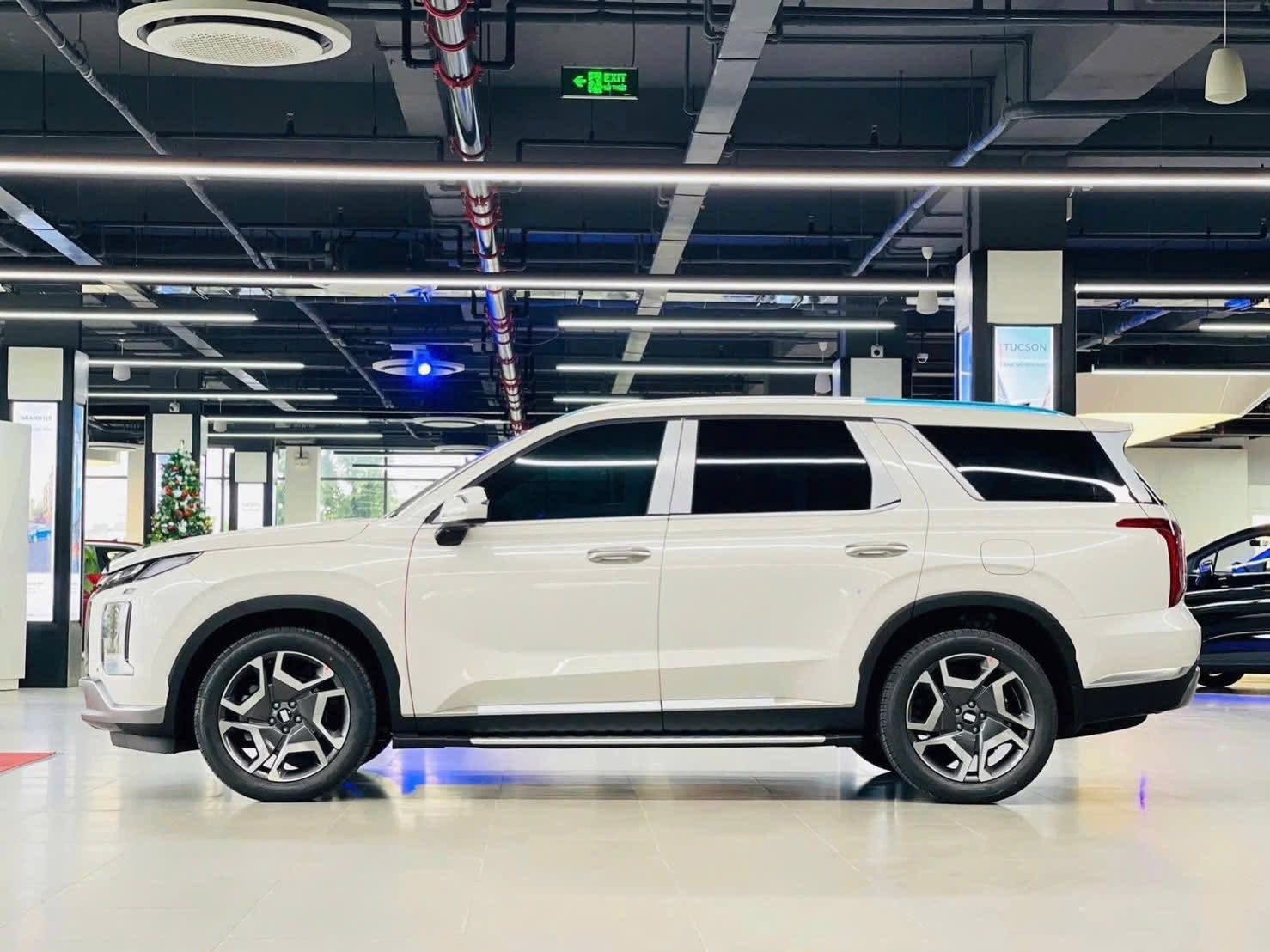 Hyundai Palisade tiếp tục ưu đãi ‘khủng’: Giảm 200 triệu tiền mặt, xuống cạnh tranh với Everest, Fortuner - Ảnh 2