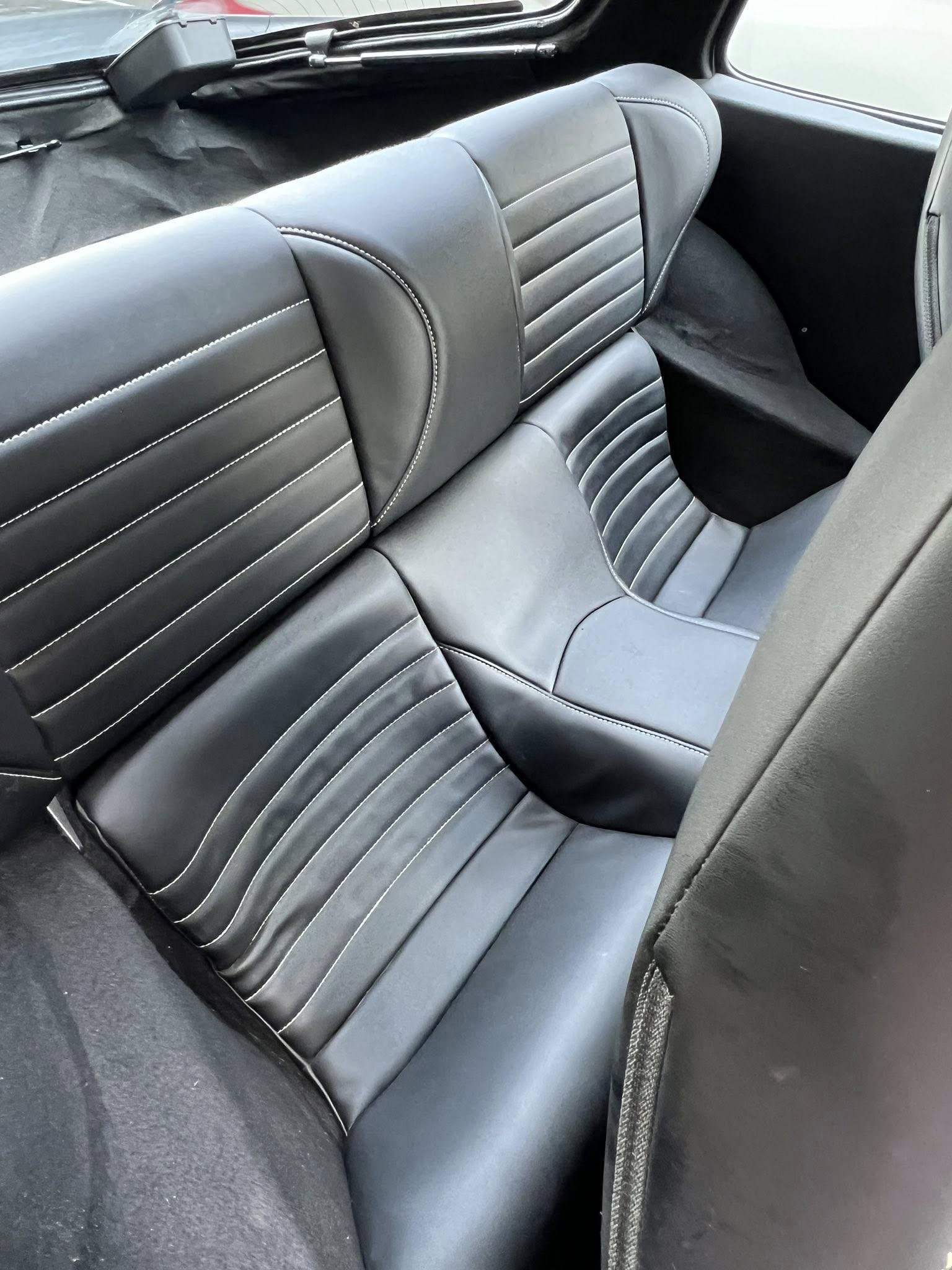 Porsche 944 thứ hai của ông Đặng Lê Nguyên Vũ xuống phố: Có chi tiết hiếm thấy, diện mạo lạ khác hẳn nguyên bản - Ảnh 4