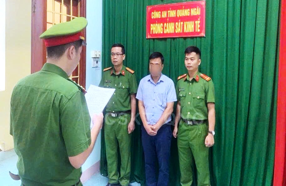 Khởi tố 2 lãnh đạo công ty liên quan vụ chôn lấp 117 tấn chất thải nguy hại - Ảnh 2