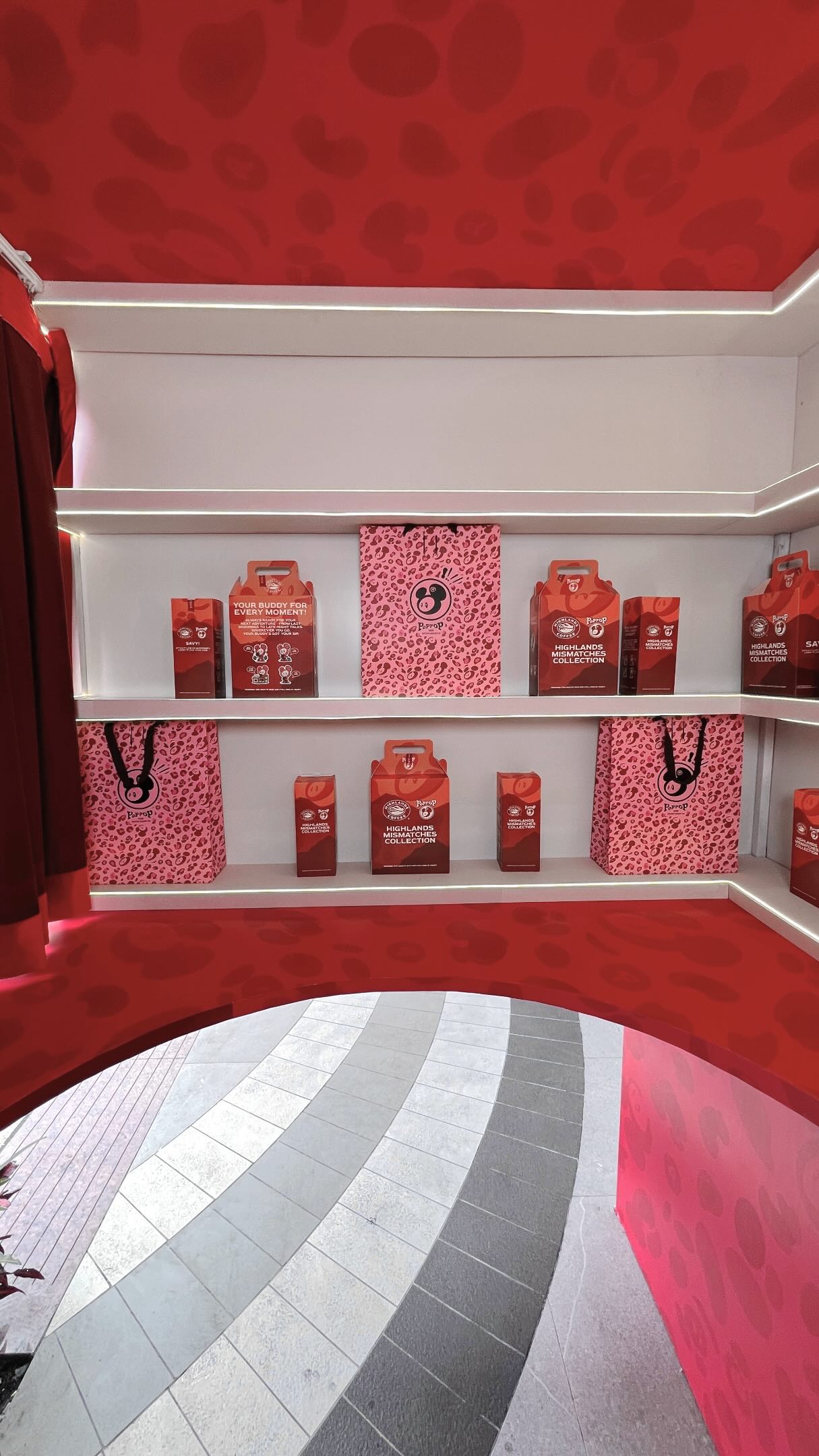 Chiêu hút khách mới của ông lớn Highlands Coffee: Đặt photobooth tại cửa hàng, cứ mua nước là được chụp ảnh free - Ảnh 5