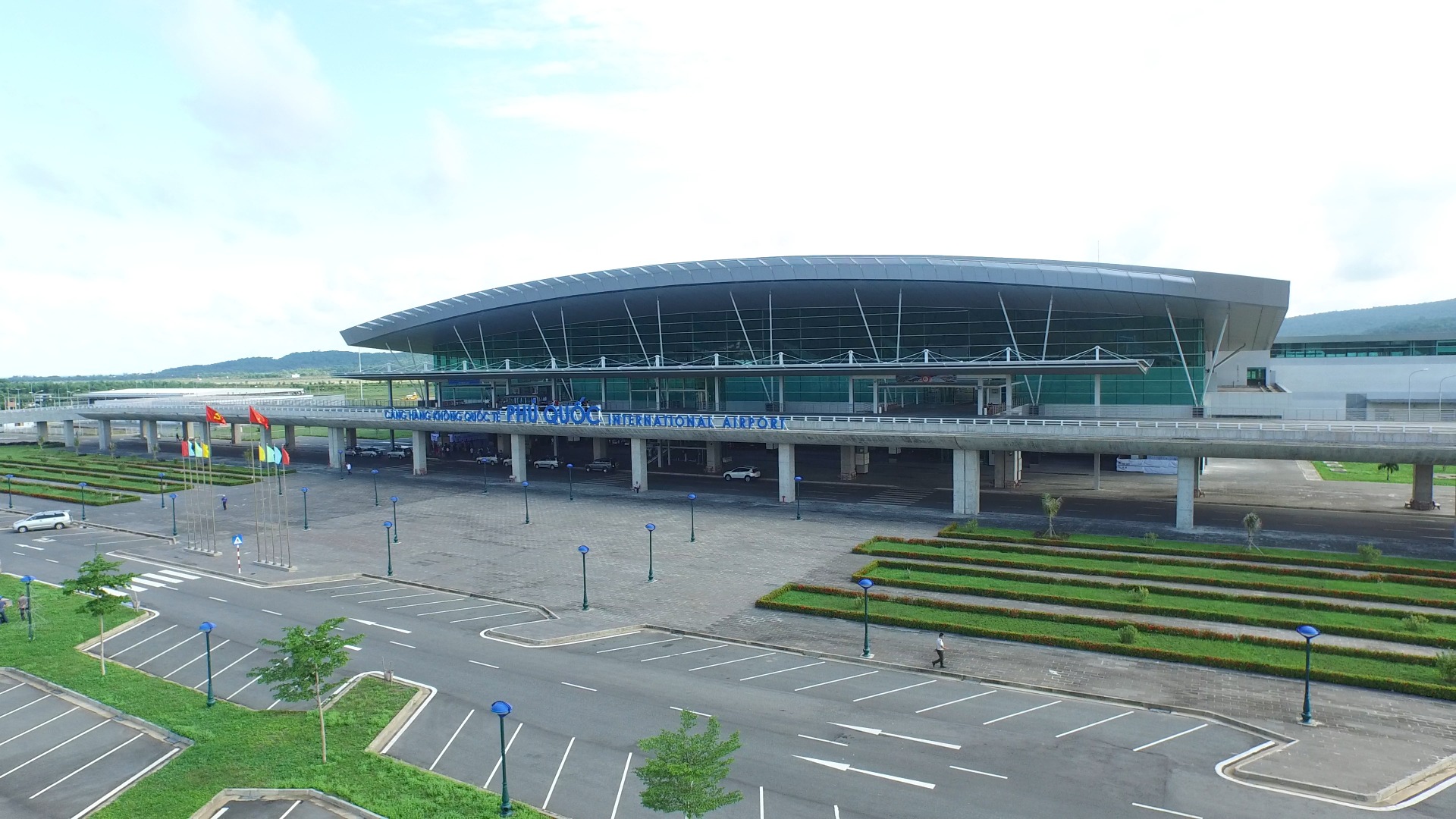 Sân bay Phú Quốc vận hành ra sao sau khi bàn giao cho Sun Group? - Ảnh 1