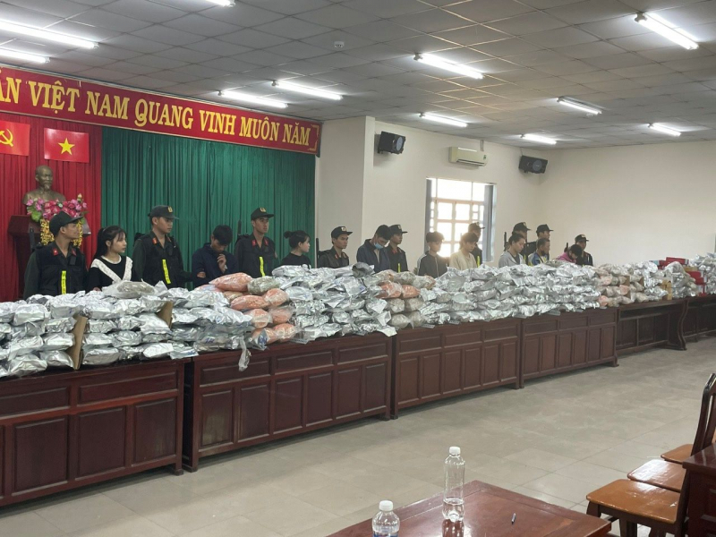 Bắt giữ nhiều đối tượng trong đường dây mua bán 'Cô tiên thơm. Chuyên mùi' xuyên quốc gia - Ảnh 1